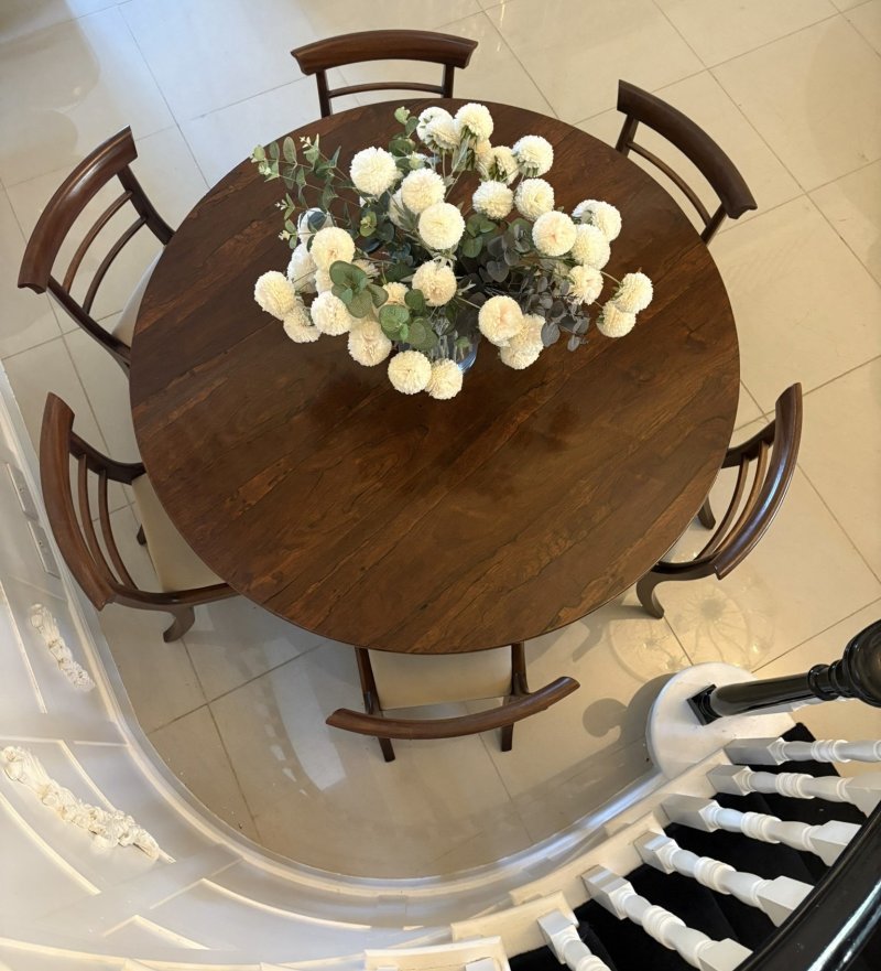 Outstanding Quality Antique Victorian Carved Rosewood Circular Dining Table - Image 6